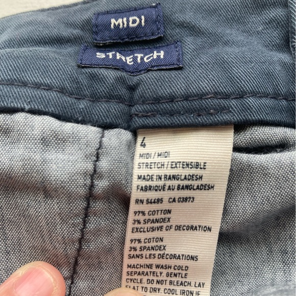 American Eagle Outfitters dark blue shorts size 4. - Picture 4 of 4